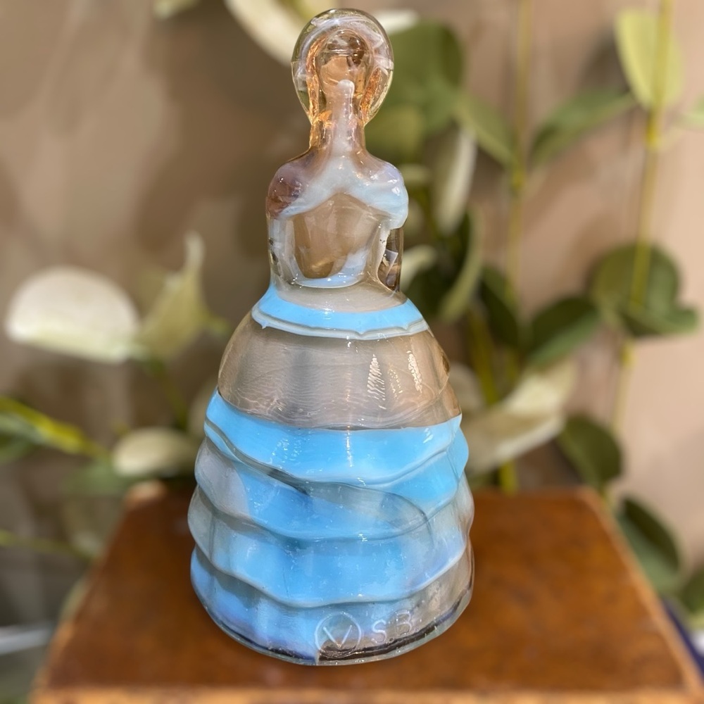 Vintage Summit Art Melanie Slag Glass Figurine Blue Tan Southern Belle Bonnet - Picture 4 of 10